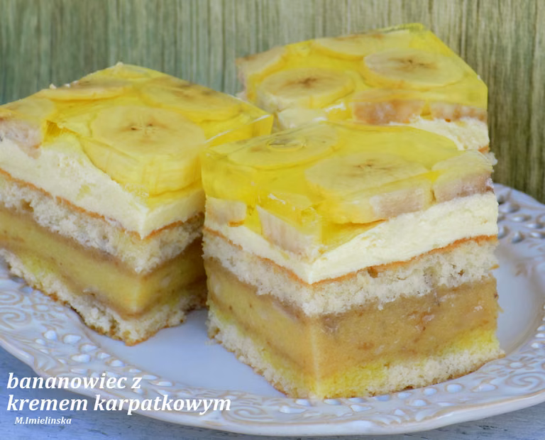bananowiec z kremem karpatkowym