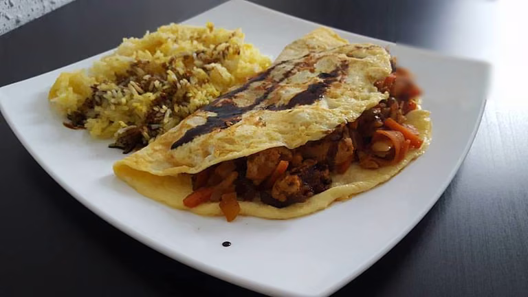Omlet faszerowany na bogato :)