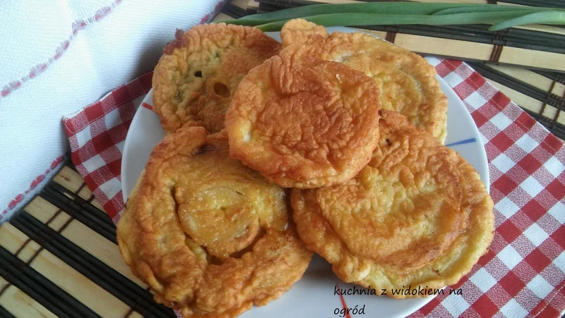 Pieczarki w cieście naleśnikowym. Kotlety z kapeluszy pieczarek.