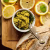 Pasta mocno cytrynowa z groszku z pieczonym czosnkiem i aromatycznymi przyprawami
