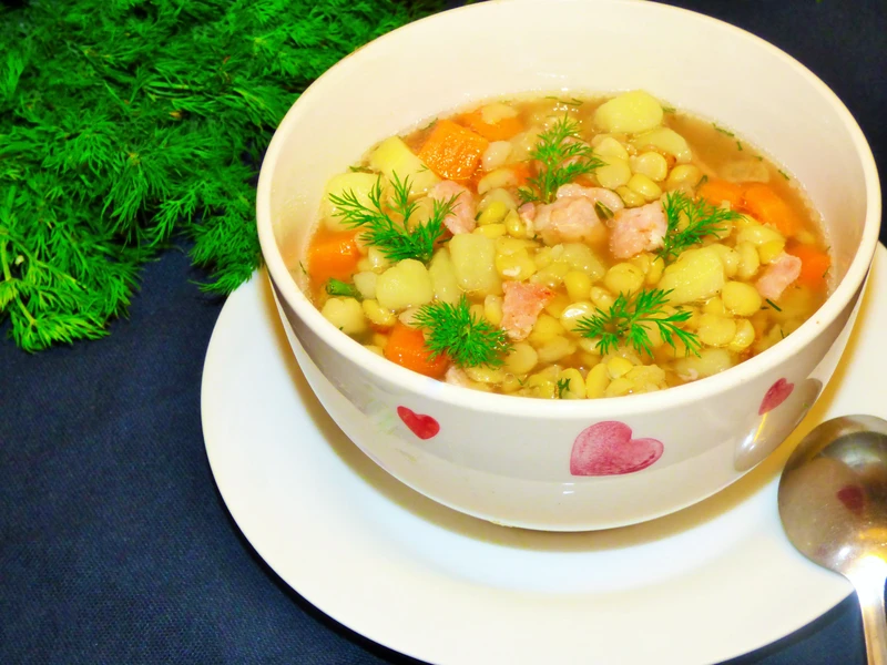 Zupa grochowa z bekonem
