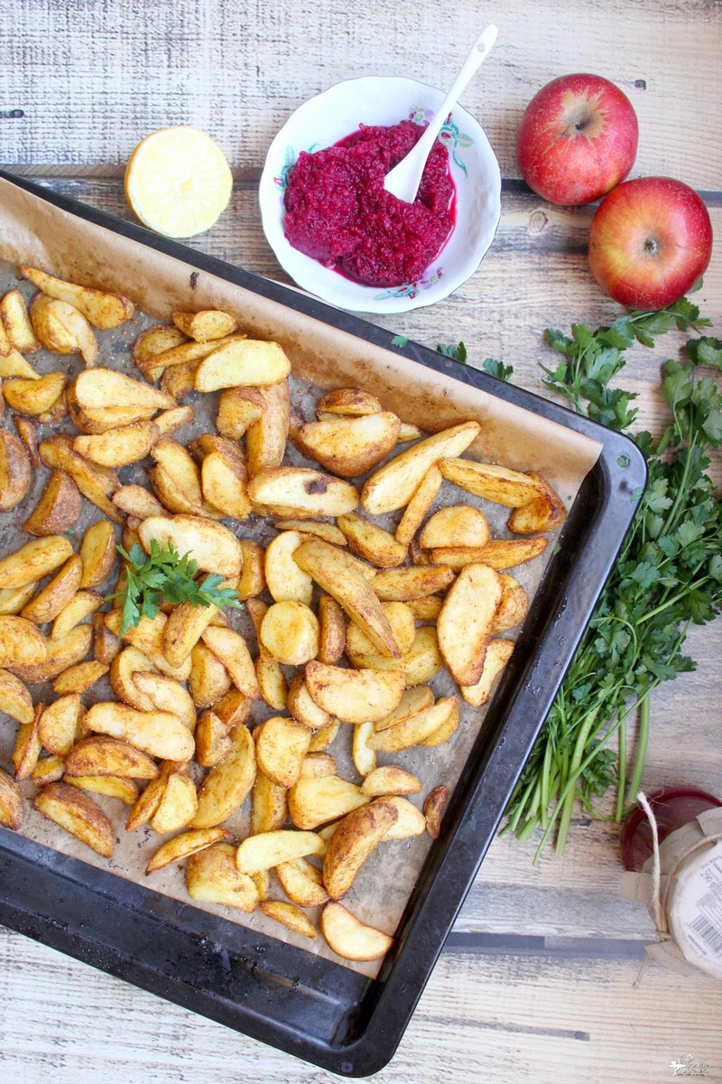 Pieczone ziemniaki ze skórką