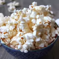Celebrowanie Dnia Popcornu: Jak i Dlaczego Powinniśmy Obchodzić to Nietypowe Święto