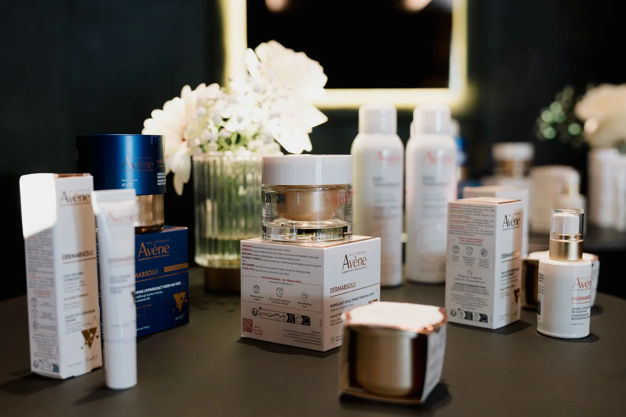 Olśniewaj Pewnością Siebie! Jak wygląda holistyczna pielęgnacja w duchu pro-age?