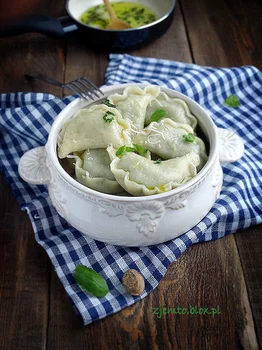 Pierogi ze szpinakiem i kurczakiem