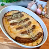 Biała kiełbasa pieczona w sosie chrzanowym