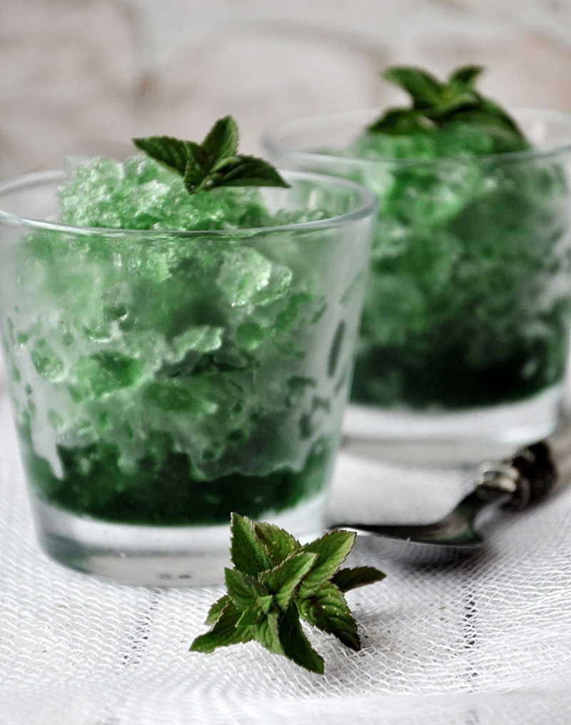 Granita miętowa z dodatkiem likieru