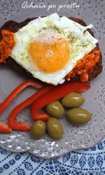 Kotlet schabowy po wiedeńsku z ajvarem