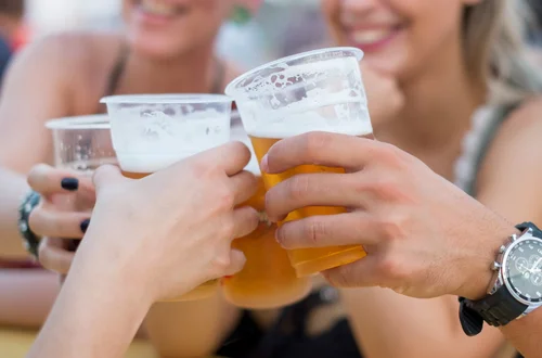 Popularne polskie piwo będzie produkowane w Niemczech! Nowa butelka zmienia zasady gry