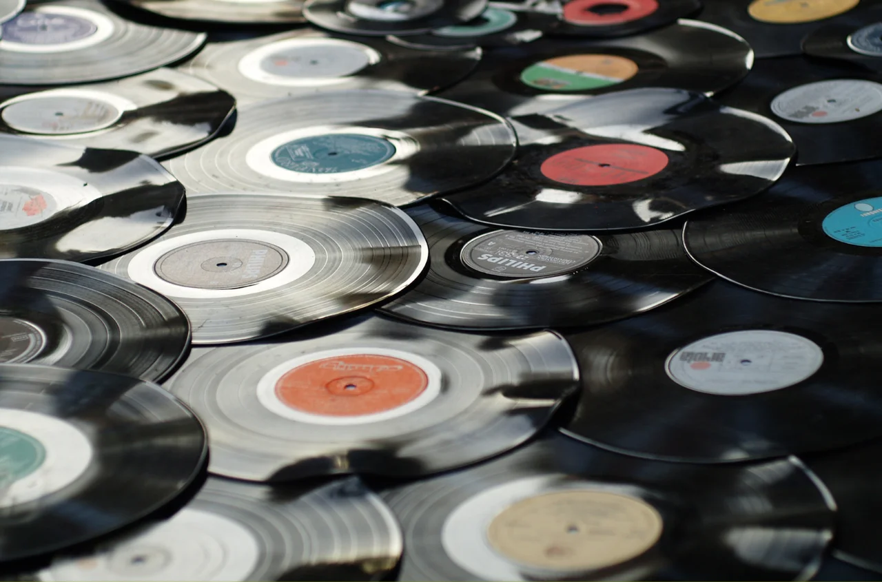 Dzień Płyty Winylowej: Historia, Kultura i Współczesność