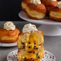 Pączki z marakują i kremem waniliowym