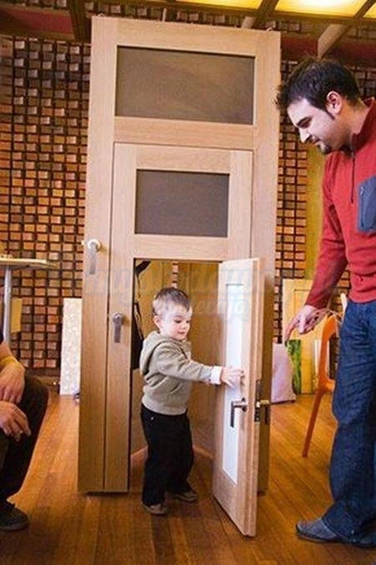 Pomysłowe i wygodne drzwi dla całej rodziny