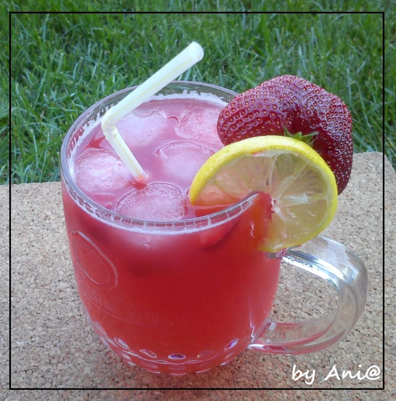 Lemoniada rabarbarowo-truskawkowa