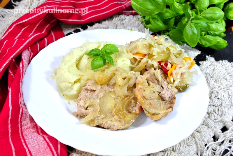 Schab duszony w cebuli