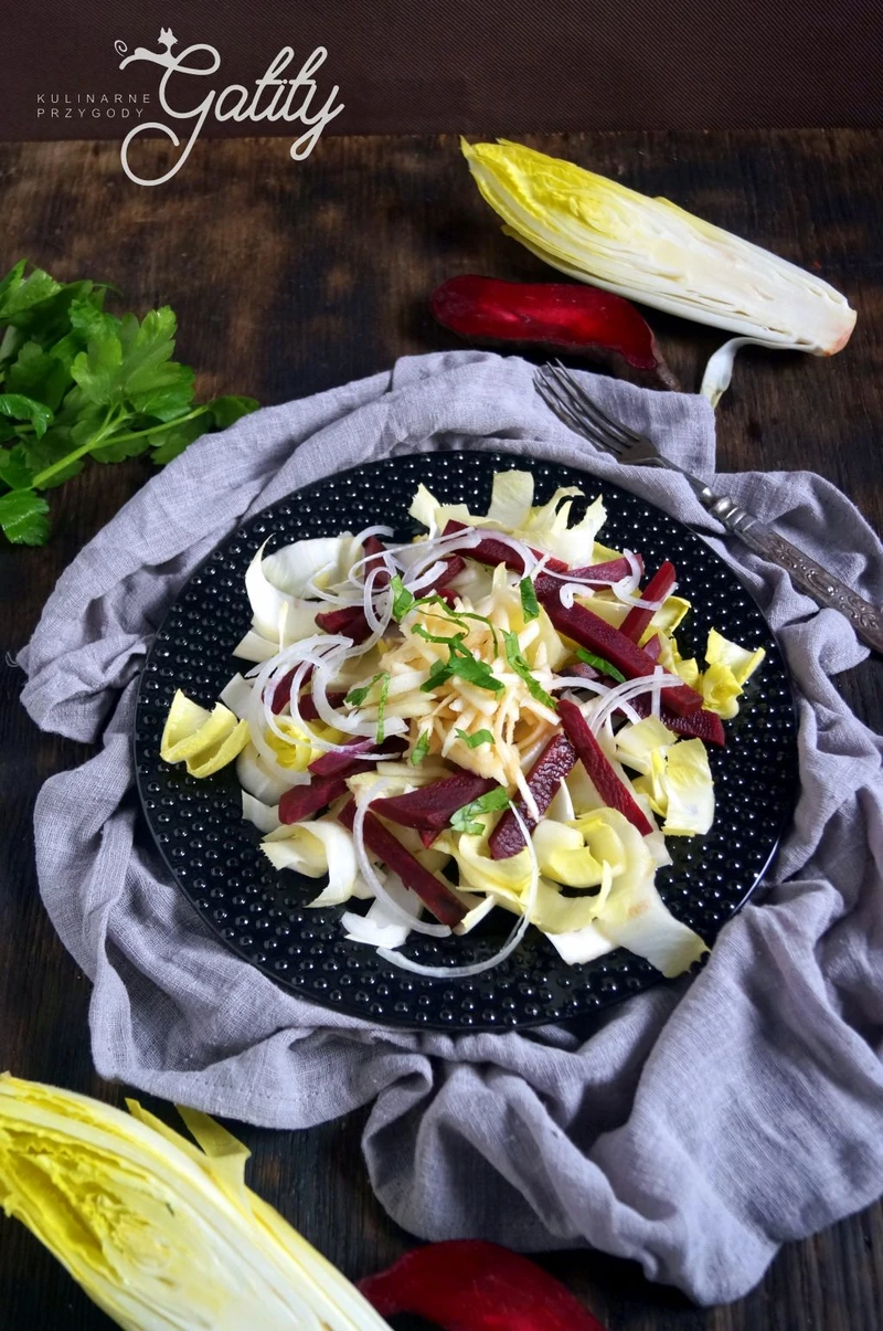 Sałatka z cykorii z kiszonym burakiem (dieta dr Dąbrowskiej)
