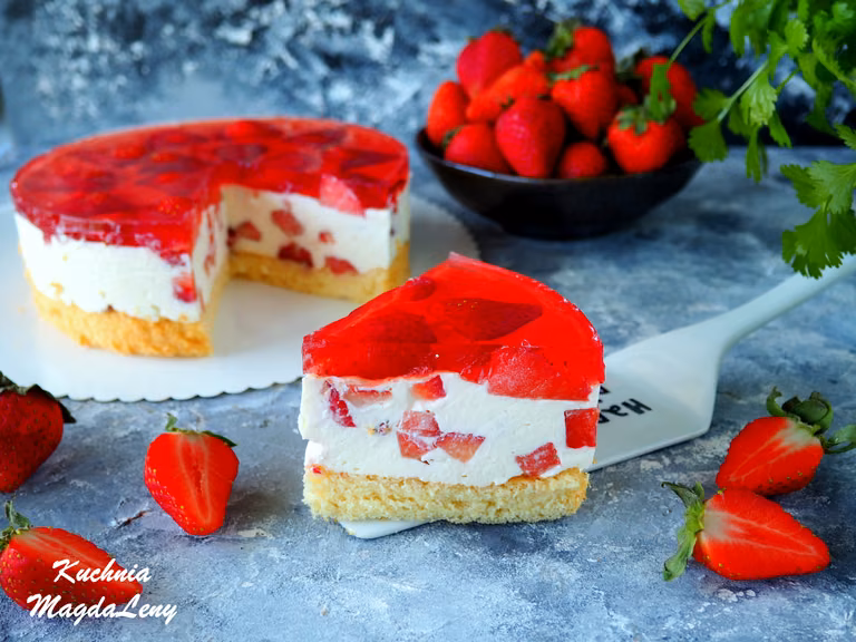 Sernik mascarpone z truskawkami