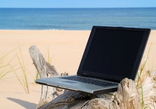 6 dodatkowych dni wolnego w 2026 roku! Szczególnie ucieszą się osoby z takimi umowami