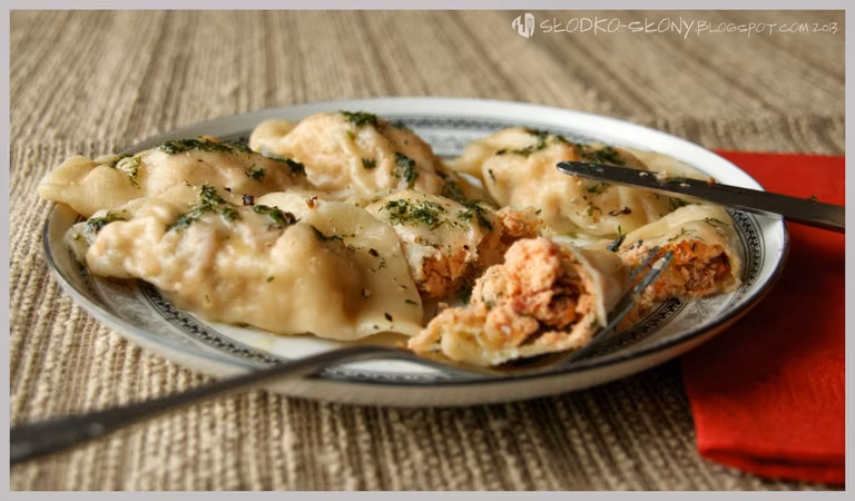 Pierogi z łososiem