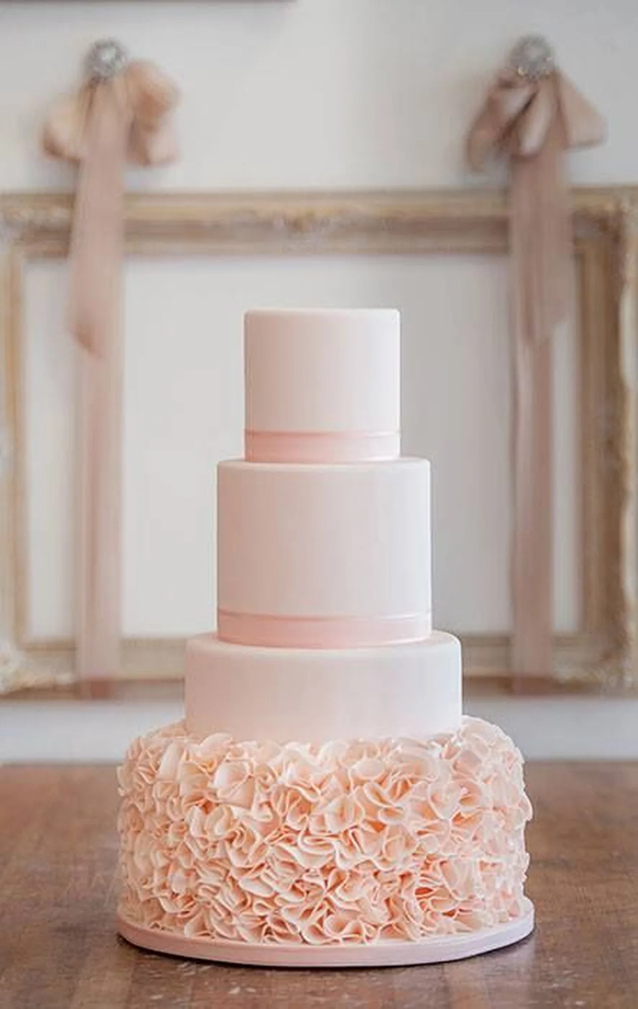 Klasyczny tort ślubny