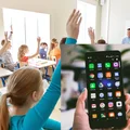Czy telefony w szkołach powinny być zakazane?