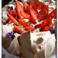 Pavlova bananowo-truskawkowa