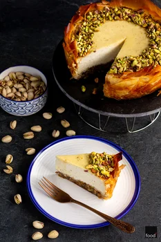 Sernik baklava z pistacjami i orzechami włoskimi