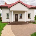 Kilkanaście tysięcy złotych odszkodowania za taki słup na działce! Dobra wiadomość dla właścicieli nieruchomości