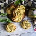 BUŁECZKI Z PESTO Z BAZYLII
