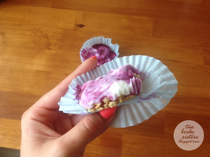 Mrożony jogurt w formie mini przekąski