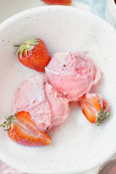 Lody truskawkowe