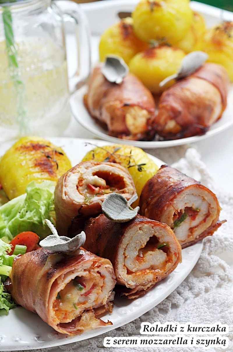 Roladki z kurczaka z serem mozzarella i szynką szwarcwaldzką
