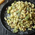 Makaron z bobem, pesto i boczkiem