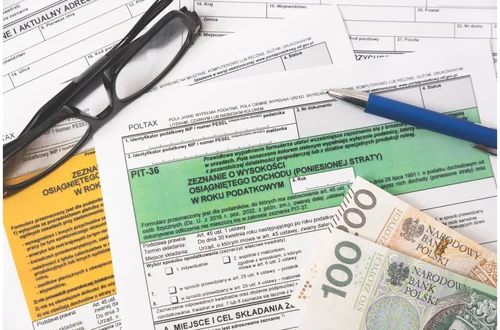 Zerowy PIT dla rodzin 2+2? Samorządy ostrzegają przed nową ulgą podatkową!