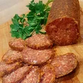 Domowe salami dojrzewające paprykowe