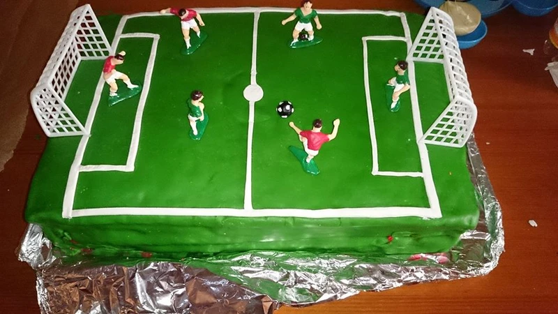 Tort boisko dla Franka:)