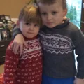 świateczne sweterki dla dzieci na drutach