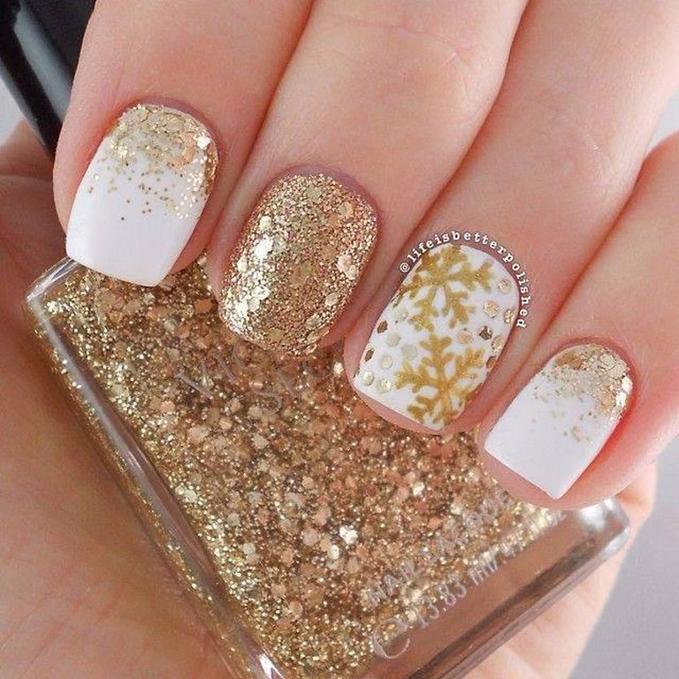 Świąteczny manicure