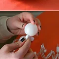 Łańcuch lampek z piłeczek pingpongowych- DIY