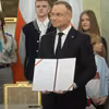 14 lutego dniem wolnym od pracy? Andrzej Duda złożył podpis pod ustawą o nowym święcie państwowym