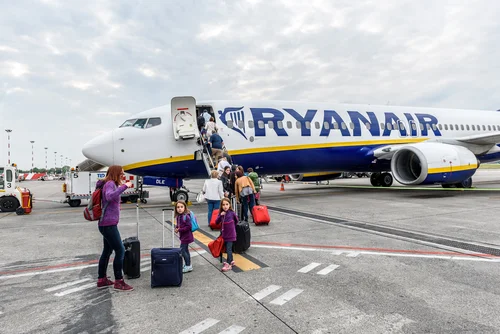 Ryanair otwiera 14 nowych tras z Polski! Zimowe podróże od 79 zł – zobacz, dokąd polecieć taniej!