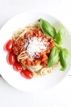 Szybkie spaghetti z pomidorów – obiad w kwadrans