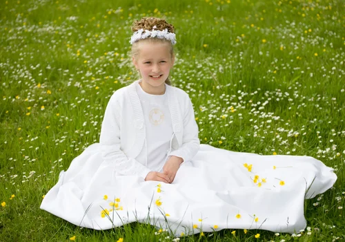 Klasyczne koperty z pieniędzmi na Komunie to już przeszłość! Te kartki to nowy HIT - zrobią efekt wow