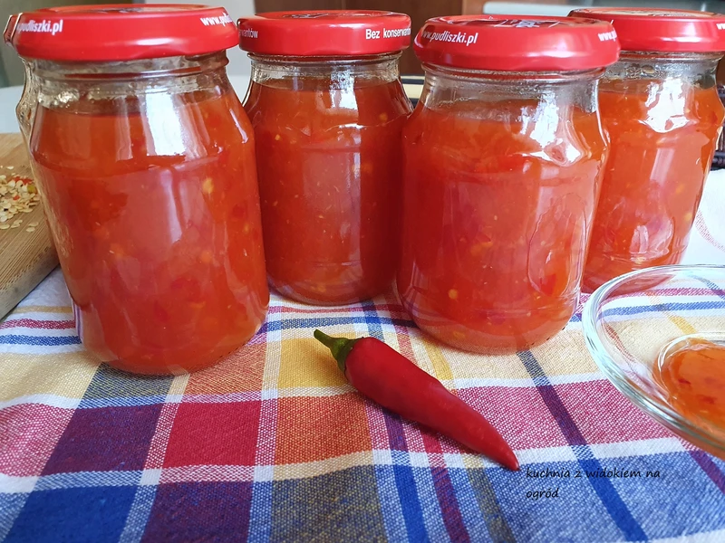 Domowy sos chili słodko - pikantny na zimę.