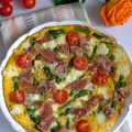 Omlet ze szparagami, mozzarellą i szynką parmeńską