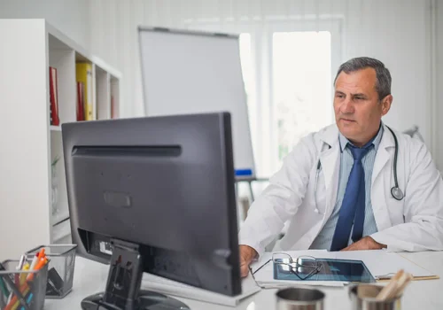 Lekarze wkraczają do social mediów! Nadchodzi długo wyczekiwana zmiana w prawie