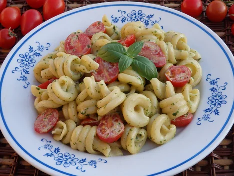 Makaron w sosie bazyliowym