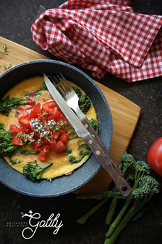 Omlet z brokułem łodygowym