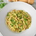 Spaghetti z cukinią i małżami vongole