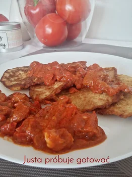 Placki ziemniaczane z sosem węgierskim
