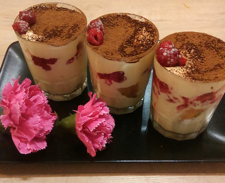 Tiramisu z malinami